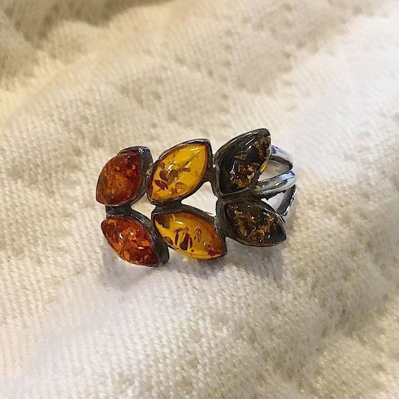 Vintage Sterling Silver and Three Shades of Amber Statement Ring - Picture 2 of 13